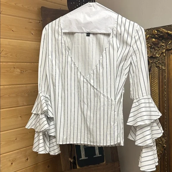 Aqua ruffle sleeve blouse - Picture 3 of 9